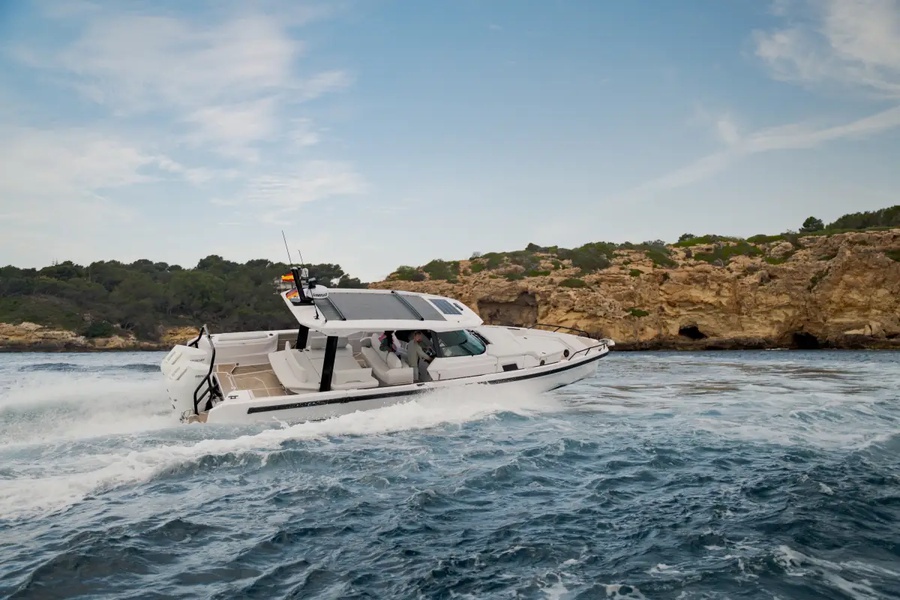 new boat Axopar / All Axopar Boats / 38 Sun Top_image